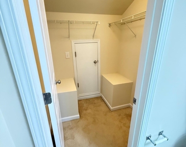 8527 Quarton Drive - Photo Thumbnail 26