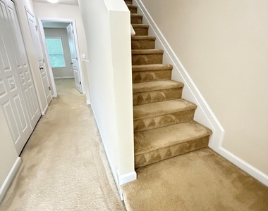 8527 Quarton Drive - Photo Thumbnail 20