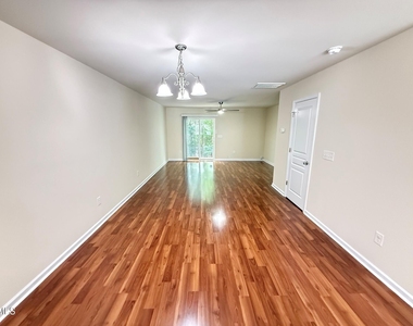 8527 Quarton Drive - Photo Thumbnail 5
