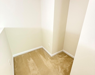 8527 Quarton Drive - Photo Thumbnail 22