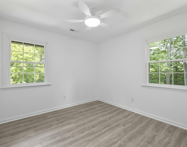 437 Woodsdale Road - Photo Thumbnail 21