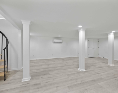 437 Woodsdale Road - Photo Thumbnail 30