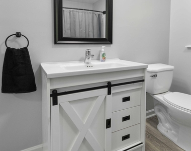 437 Woodsdale Road - Photo Thumbnail 18