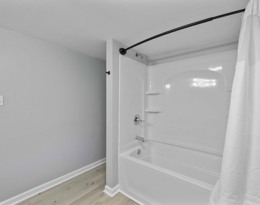 437 Woodsdale Road - Photo Thumbnail 26