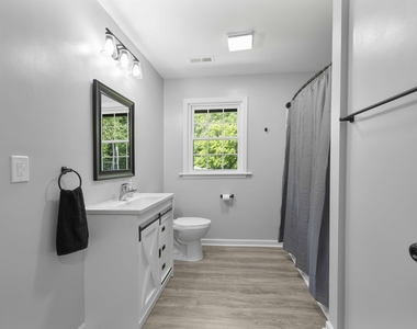 437 Woodsdale Road - Photo Thumbnail 17