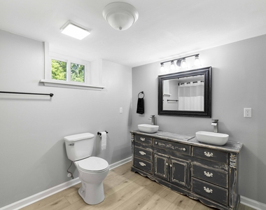 437 Woodsdale Road - Photo Thumbnail 25