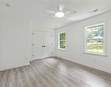437 Woodsdale Road - Photo Thumbnail 20