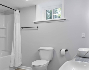 437 Woodsdale Road - Photo Thumbnail 28