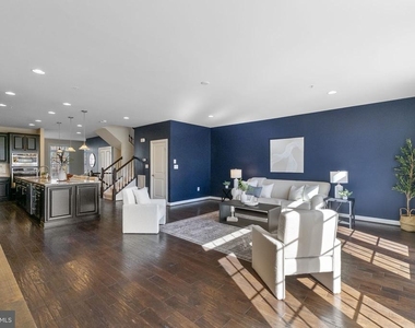 5313 Stream Bank Lane - Photo Thumbnail 4