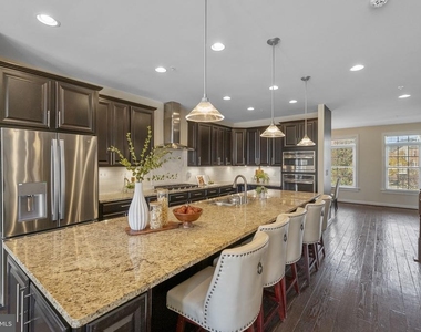 5313 Stream Bank Lane - Photo Thumbnail 9