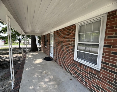 918 Durham Street - Photo Thumbnail 1