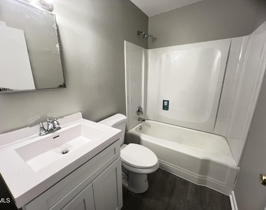 918 Durham Street - Photo Thumbnail 6