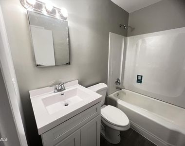918 Durham Street - Photo Thumbnail 7