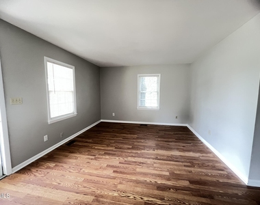 918 Durham Street - Photo Thumbnail 4