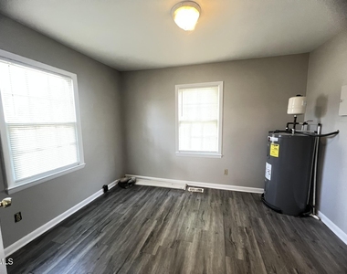 918 Durham Street - Photo Thumbnail 12