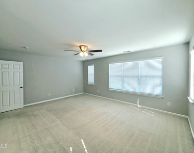 9716 Layla Avenue - Photo Thumbnail 5
