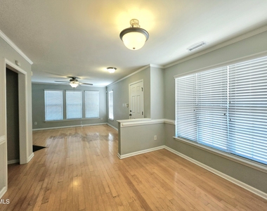9716 Layla Avenue - Photo Thumbnail 3