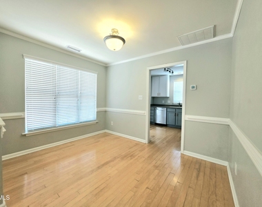 9716 Layla Avenue - Photo Thumbnail 2
