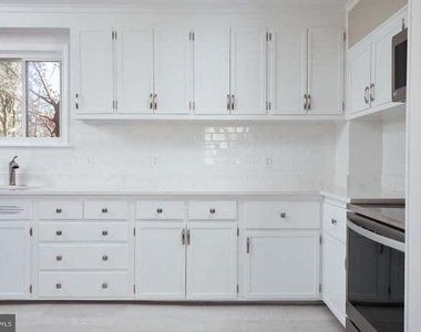221 Dale Drive - Photo Thumbnail 8