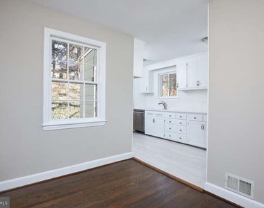 221 Dale Drive - Photo Thumbnail 6