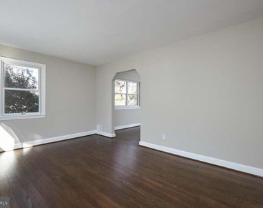 221 Dale Drive - Photo Thumbnail 2
