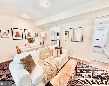 4823 Willett Parkway - Photo Thumbnail 11