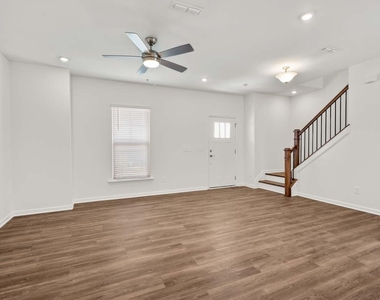 713 Silo Park Drive - Photo Thumbnail 2