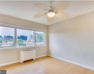 4720 Chevy Chase Drive - Photo Thumbnail 12
