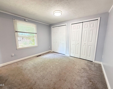 801 Carter Avenue - Photo Thumbnail 6