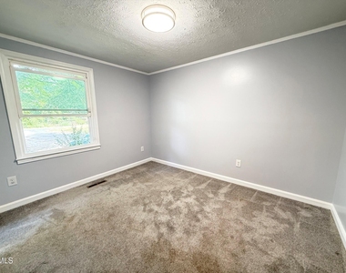 801 Carter Avenue - Photo Thumbnail 15