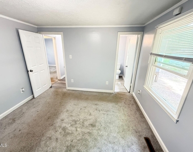 801 Carter Avenue - Photo Thumbnail 7