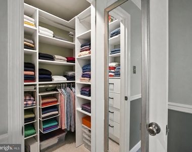 9405 Chatteroy Place - Photo Thumbnail 17