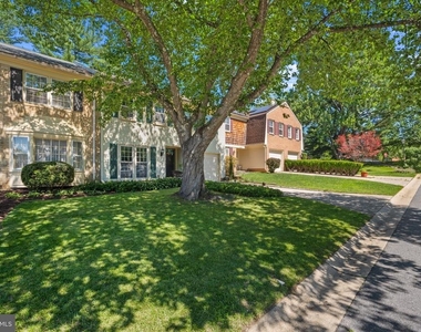 9405 Chatteroy Place - Photo Thumbnail 1