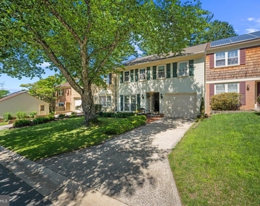 9405 Chatteroy Place - Photo Thumbnail 2