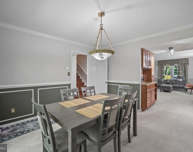 9405 Chatteroy Place - Photo Thumbnail 6