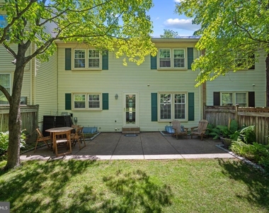 9405 Chatteroy Place - Photo Thumbnail 11