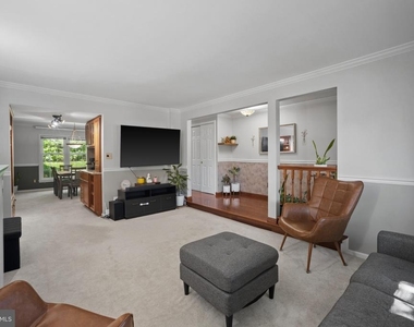 9405 Chatteroy Place - Photo Thumbnail 4