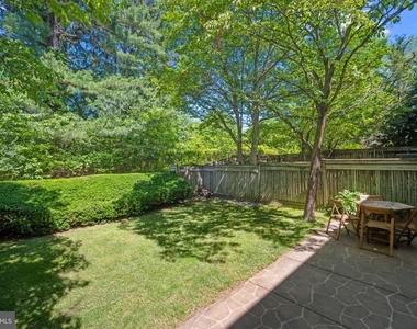 9405 Chatteroy Place - Photo Thumbnail 12