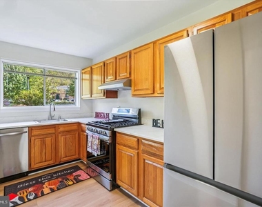 10601 Weymouth Street - Photo Thumbnail 4