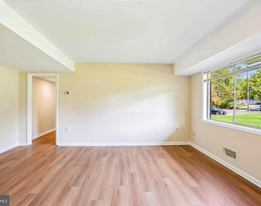 10601 Weymouth Street - Photo Thumbnail 9