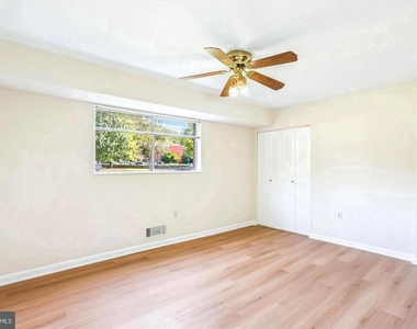 10601 Weymouth Street - Photo Thumbnail 15