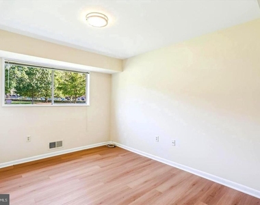 10601 Weymouth Street - Photo Thumbnail 20
