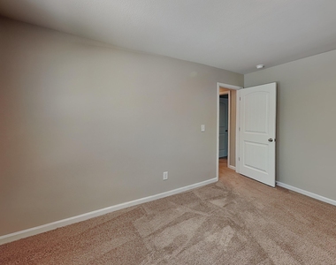 10 Parkers Gate Drive - Photo Thumbnail 12