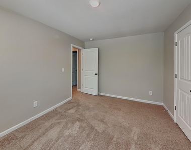 10 Parkers Gate Drive - Photo Thumbnail 13