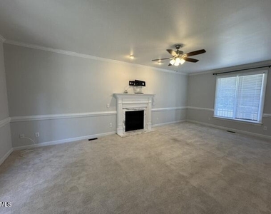 113 Ashton Lane - Photo Thumbnail 12