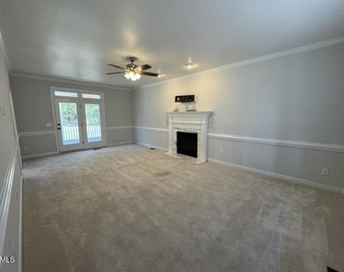 113 Ashton Lane - Photo Thumbnail 5