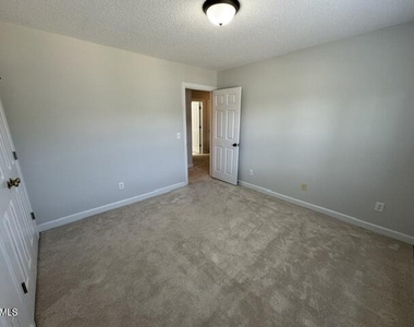 113 Ashton Lane - Photo Thumbnail 14