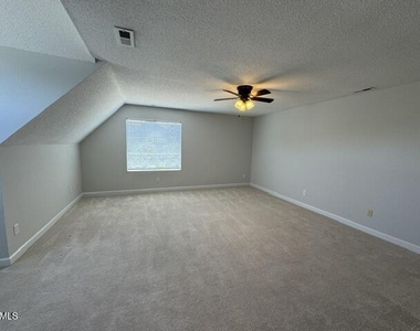113 Ashton Lane - Photo Thumbnail 16