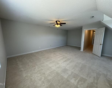113 Ashton Lane - Photo Thumbnail 21