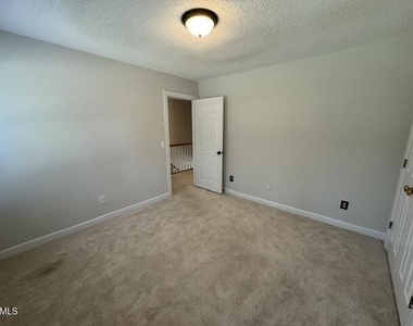 113 Ashton Lane - Photo Thumbnail 17